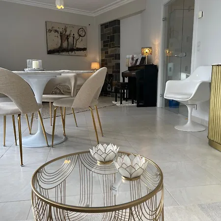 The Piano House Apartment *